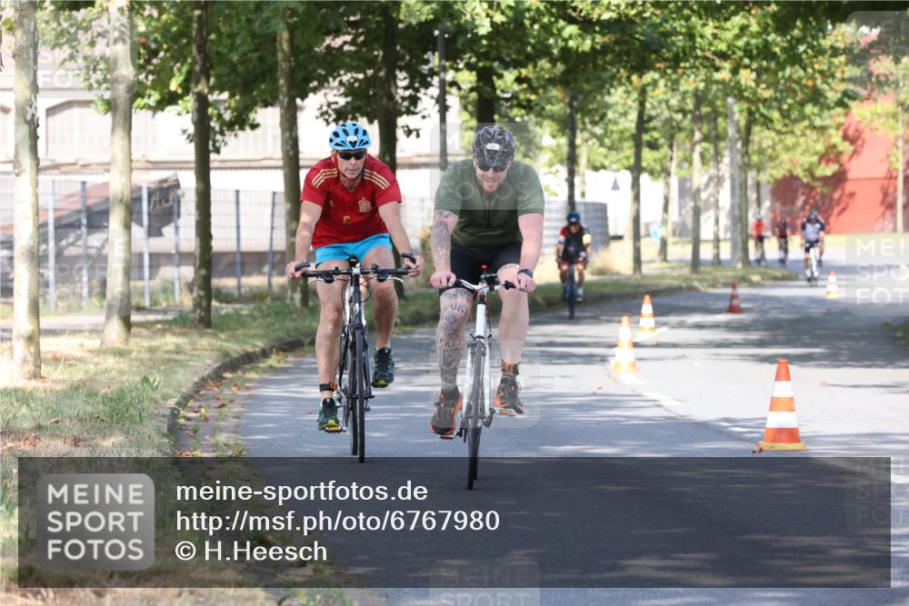 11.08.2024 - GEWOBA Citytriathlon Bremen H.Heesch http://msf.ph/oto/6767980 11.08.2024 10:21:41 Radfahren 27, 29, 42, 69, 77, 78, 106, 110 meine-sportfotos.de