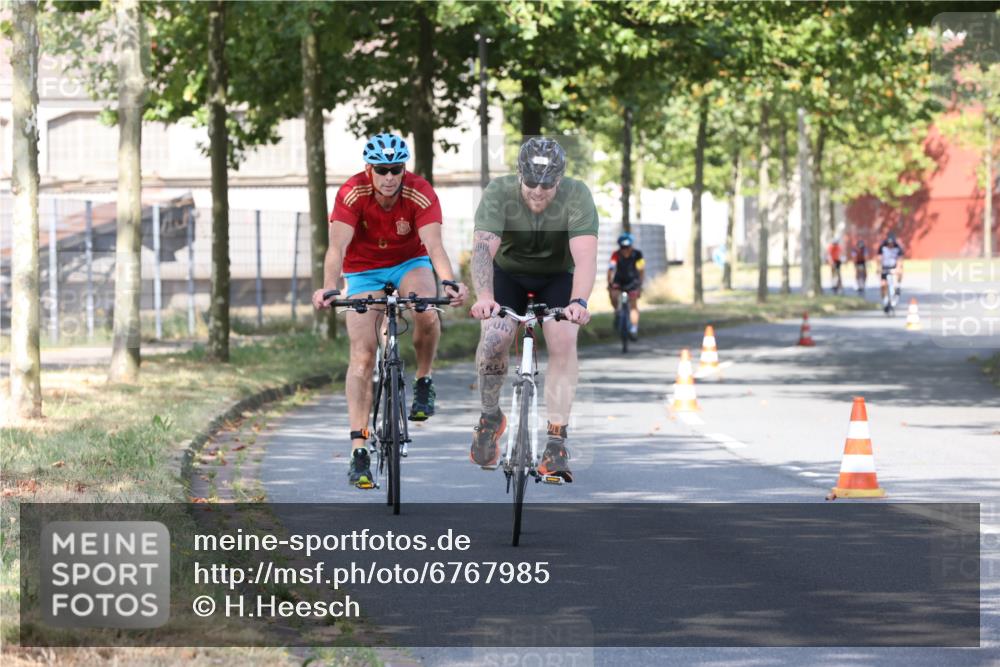 11.08.2024 - GEWOBA Citytriathlon Bremen H.Heesch http://msf.ph/oto/6767985 11.08.2024 10:21:41 Radfahren 27, 29, 42, 69, 77, 78, 106, 110 meine-sportfotos.de