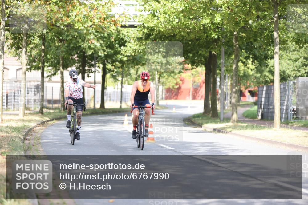 11.08.2024 - GEWOBA Citytriathlon Bremen H.Heesch http://msf.ph/oto/6767990 11.08.2024 10:39:37 Radfahren 78, 99 meine-sportfotos.de