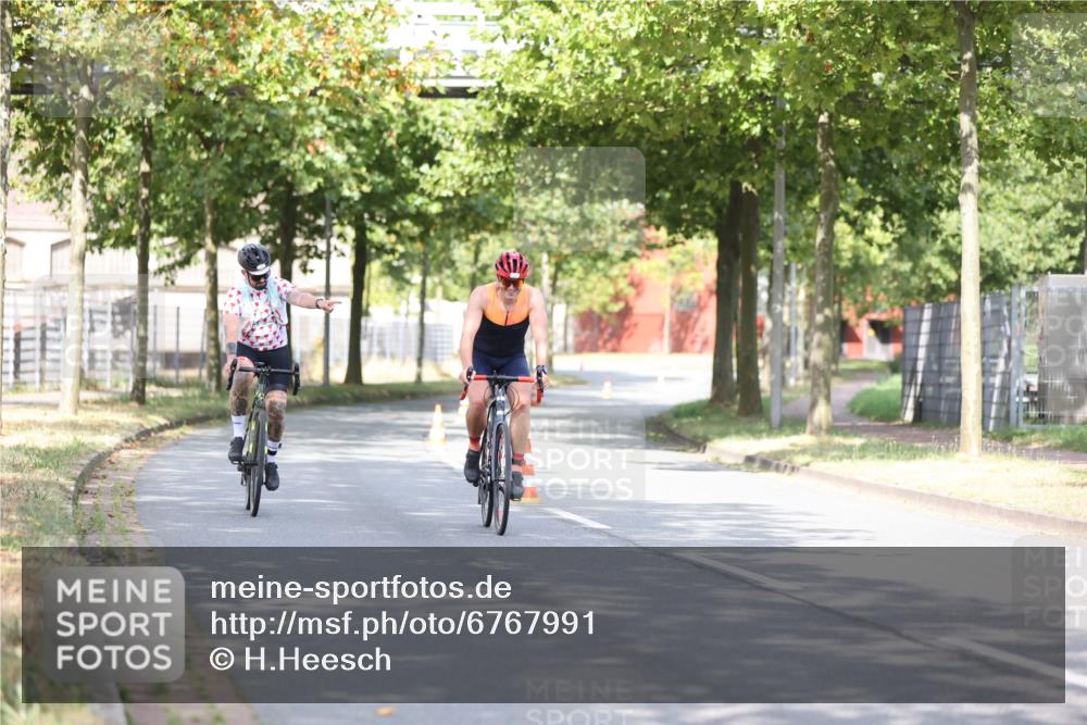 11.08.2024 - GEWOBA Citytriathlon Bremen H.Heesch http://msf.ph/oto/6767991 11.08.2024 10:39:37 Radfahren 78, 99 meine-sportfotos.de