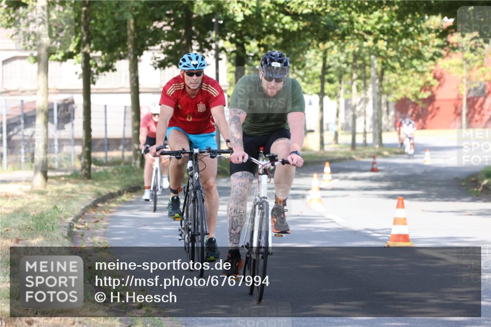 11.08.2024 - GEWOBA Citytriathlon Bremen H.Heesch http://msf.ph/oto/6767994 11.08.2024 10:21:42 Radfahren 27, 29, 42, 69, 77, 78, 106, 110 meine-sportfotos.de