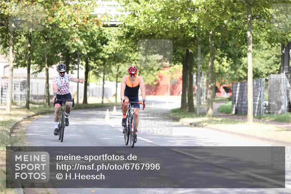 11.08.2024 - GEWOBA Citytriathlon Bremen H.Heesch http://msf.ph/oto/6767996 11.08.2024 10:39:37 Radfahren 78, 99 meine-sportfotos.de