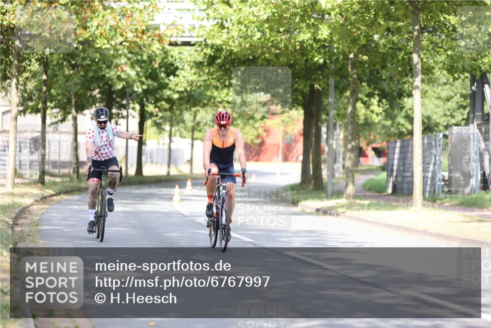 11.08.2024 - GEWOBA Citytriathlon Bremen H.Heesch http://msf.ph/oto/6767997 11.08.2024 10:39:37 Radfahren 78, 99 meine-sportfotos.de