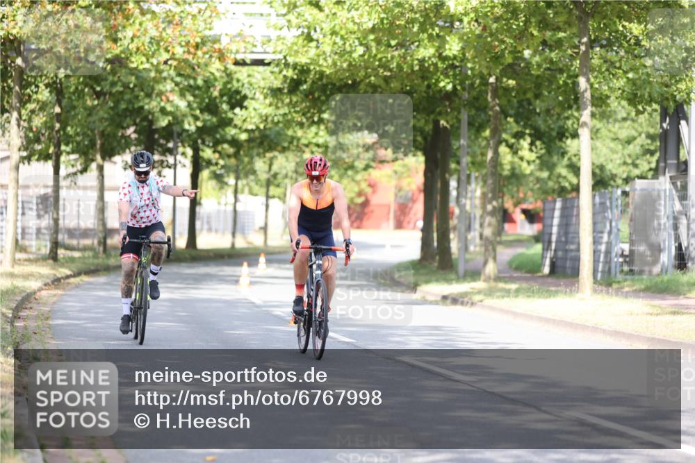 11.08.2024 - GEWOBA Citytriathlon Bremen H.Heesch http://msf.ph/oto/6767998 11.08.2024 10:39:37 Radfahren 78, 99 meine-sportfotos.de