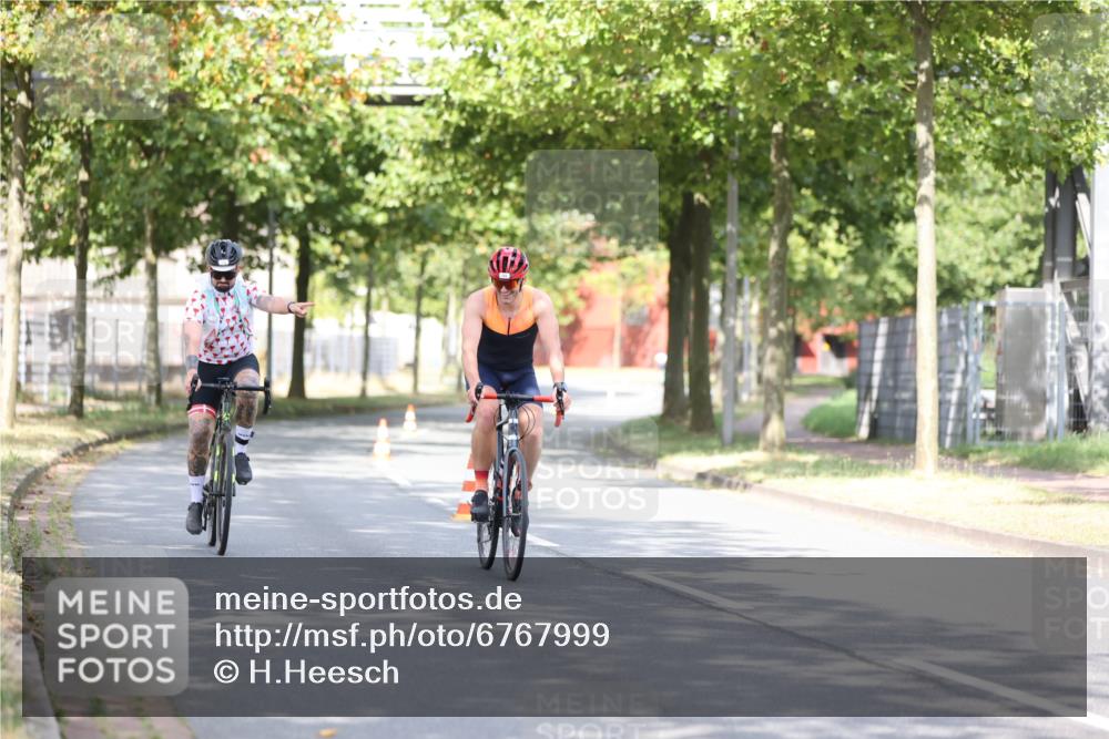 11.08.2024 - GEWOBA Citytriathlon Bremen H.Heesch http://msf.ph/oto/6767999 11.08.2024 10:39:37 Radfahren 78, 99 meine-sportfotos.de