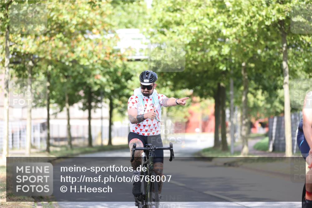 11.08.2024 - GEWOBA Citytriathlon Bremen H.Heesch http://msf.ph/oto/6768007 11.08.2024 10:39:38 Radfahren 78, 99 meine-sportfotos.de