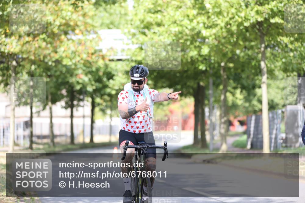 11.08.2024 - GEWOBA Citytriathlon Bremen H.Heesch http://msf.ph/oto/6768011 11.08.2024 10:39:38 Radfahren 78, 99 meine-sportfotos.de