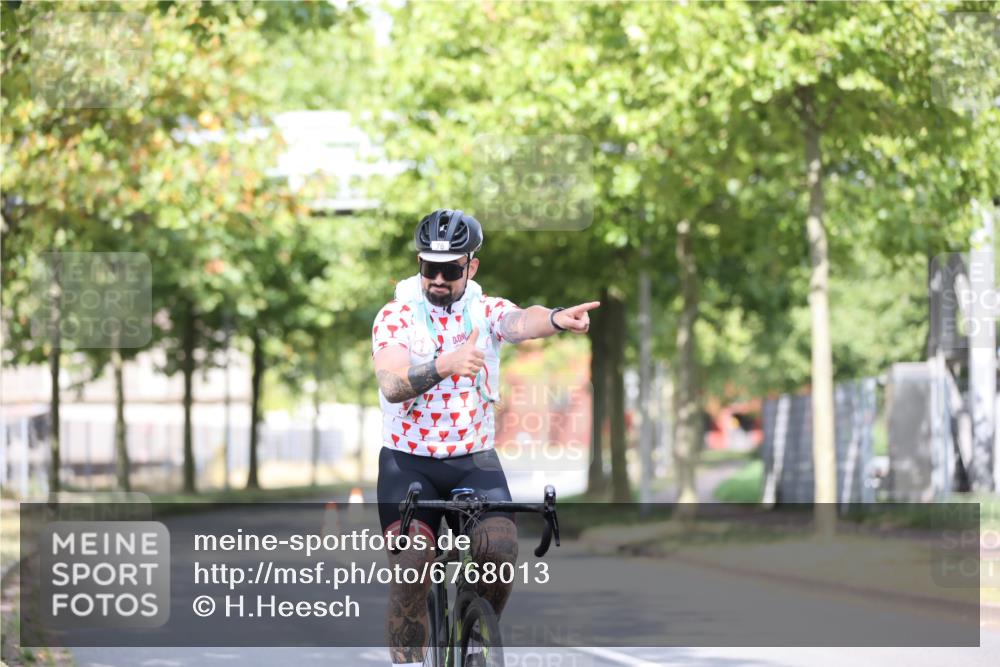 11.08.2024 - GEWOBA Citytriathlon Bremen H.Heesch http://msf.ph/oto/6768013 11.08.2024 10:39:38 Radfahren 78, 99 meine-sportfotos.de