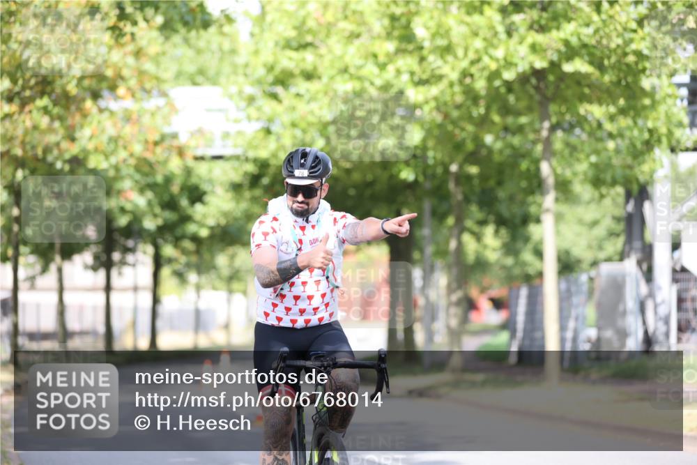 11.08.2024 - GEWOBA Citytriathlon Bremen H.Heesch http://msf.ph/oto/6768014 11.08.2024 10:39:39 Radfahren 78, 99 meine-sportfotos.de