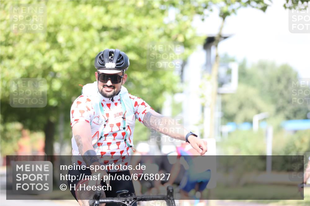 11.08.2024 - GEWOBA Citytriathlon Bremen H.Heesch http://msf.ph/oto/6768027 11.08.2024 10:39:39 Radfahren 78, 99 meine-sportfotos.de