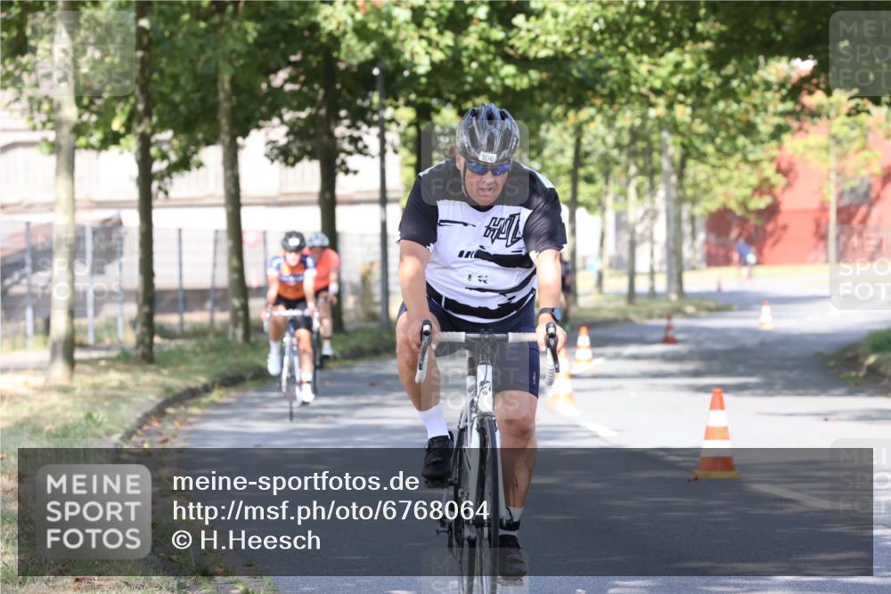 11.08.2024 - GEWOBA Citytriathlon Bremen H.Heesch http://msf.ph/oto/6768064 11.08.2024 10:21:53 Radfahren 29, 42, 64, 69, 77, 98, 106, 109, 110 meine-sportfotos.de