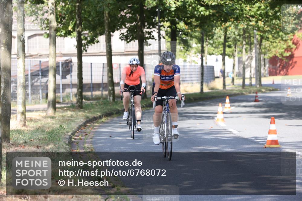 11.08.2024 - GEWOBA Citytriathlon Bremen H.Heesch http://msf.ph/oto/6768072 11.08.2024 10:21:54 Radfahren 29, 42, 64, 69, 77, 98, 106, 109, 110 meine-sportfotos.de