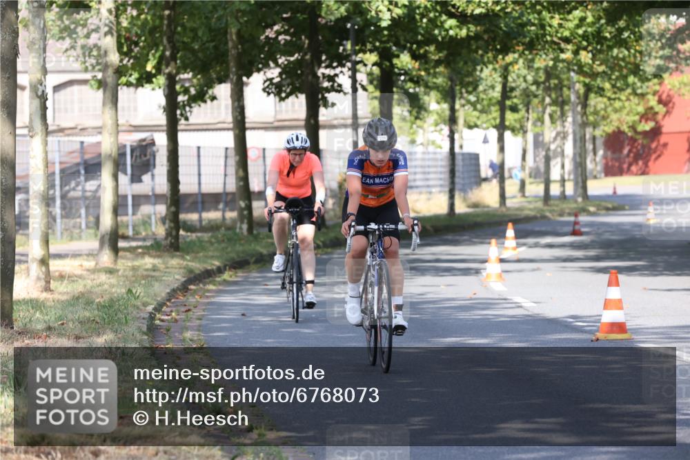 11.08.2024 - GEWOBA Citytriathlon Bremen H.Heesch http://msf.ph/oto/6768073 11.08.2024 10:21:55 Radfahren 29, 42, 64, 69, 77, 98, 106, 109 meine-sportfotos.de