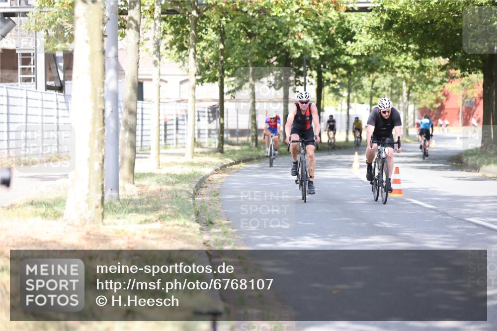 11.08.2024 - GEWOBA Citytriathlon Bremen H.Heesch http://msf.ph/oto/6768107 11.08.2024 10:40:25 Radfahren 9, 26, 27, 38, 42, 64, 66, 71, 87 meine-sportfotos.de
