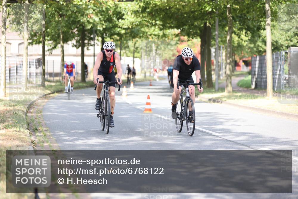 11.08.2024 - GEWOBA Citytriathlon Bremen H.Heesch http://msf.ph/oto/6768122 11.08.2024 10:40:26 Radfahren 9, 26, 27, 38, 42, 64, 66, 71 meine-sportfotos.de