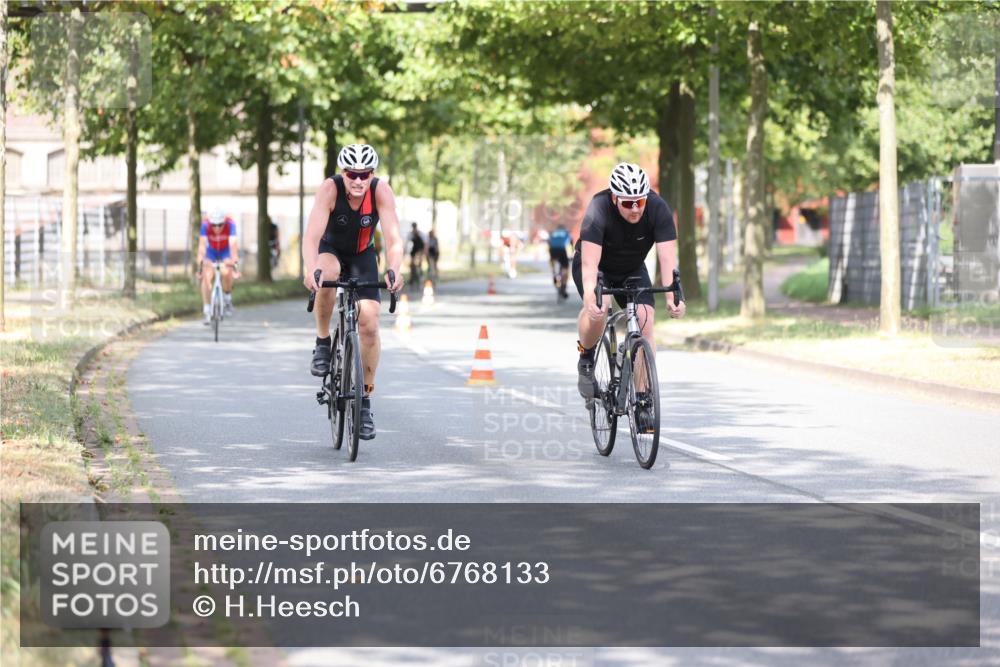 11.08.2024 - GEWOBA Citytriathlon Bremen H.Heesch http://msf.ph/oto/6768133 11.08.2024 10:40:26 Radfahren 9, 26, 27, 38, 42, 64, 66, 71 meine-sportfotos.de