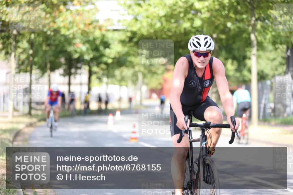 11.08.2024 - GEWOBA Citytriathlon Bremen H.Heesch http://msf.ph/oto/6768155 11.08.2024 10:40:27 Radfahren 9, 26, 27, 38, 42, 64, 66, 71 meine-sportfotos.de