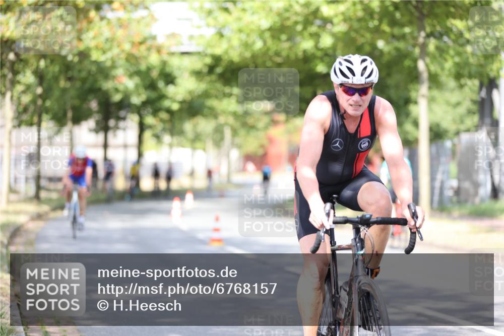 11.08.2024 - GEWOBA Citytriathlon Bremen H.Heesch http://msf.ph/oto/6768157 11.08.2024 10:40:27 Radfahren 9, 26, 27, 38, 42, 64, 66, 71 meine-sportfotos.de