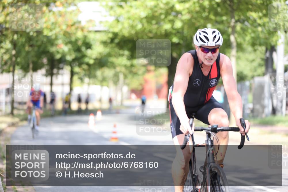 11.08.2024 - GEWOBA Citytriathlon Bremen H.Heesch http://msf.ph/oto/6768160 11.08.2024 10:40:27 Radfahren 9, 26, 27, 38, 42, 64, 66, 71 meine-sportfotos.de