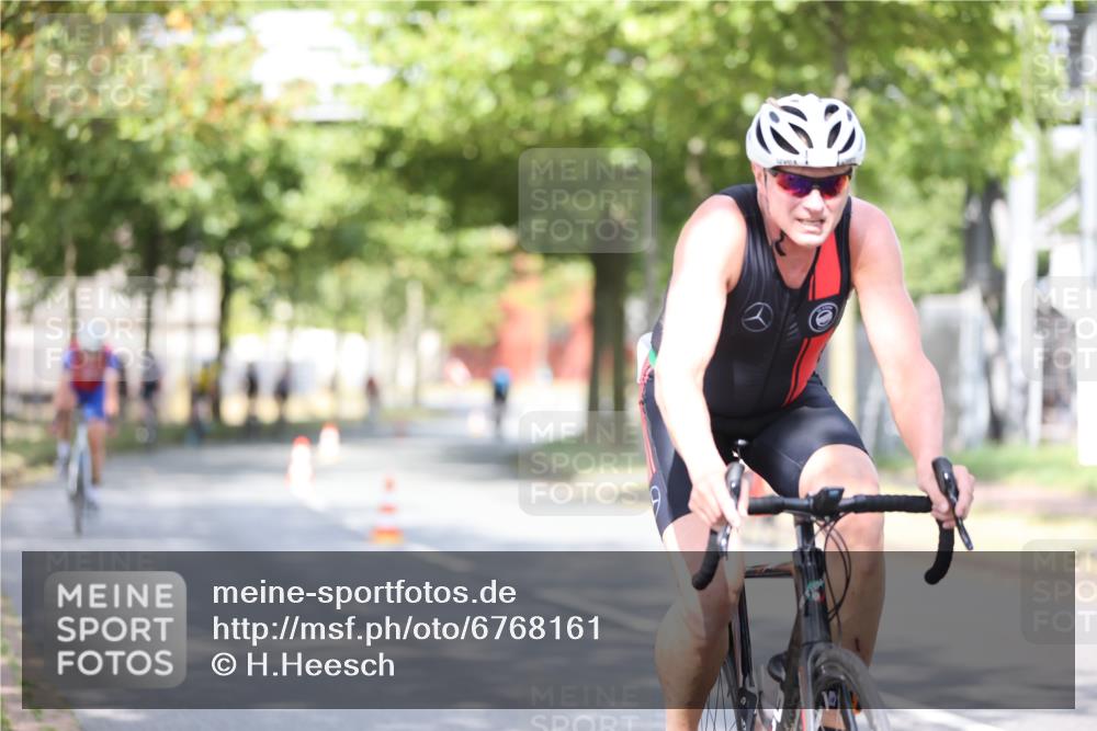 11.08.2024 - GEWOBA Citytriathlon Bremen H.Heesch http://msf.ph/oto/6768161 11.08.2024 10:40:27 Radfahren 9, 26, 27, 38, 42, 64, 66, 71 meine-sportfotos.de