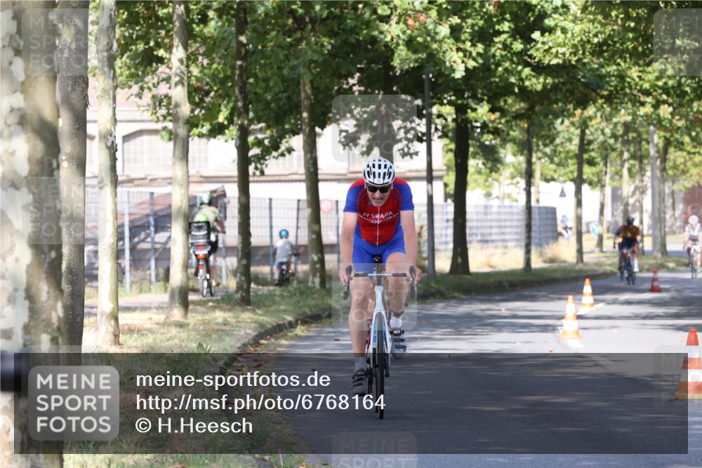 11.08.2024 - GEWOBA Citytriathlon Bremen H.Heesch http://msf.ph/oto/6768164 11.08.2024 10:22:41 Radfahren 26, 47, 48, 55, 94, 102 meine-sportfotos.de