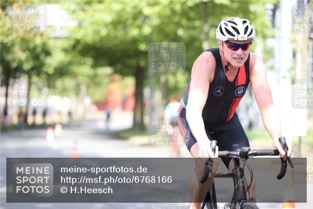 11.08.2024 - GEWOBA Citytriathlon Bremen H.Heesch http://msf.ph/oto/6768166 11.08.2024 10:40:27 Radfahren 9, 26, 27, 38, 42, 64, 66, 71 meine-sportfotos.de