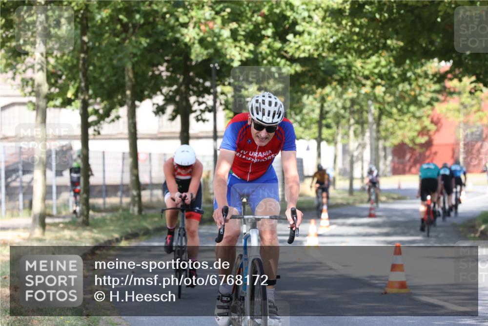 11.08.2024 - GEWOBA Citytriathlon Bremen H.Heesch http://msf.ph/oto/6768172 11.08.2024 10:22:42 Radfahren 26, 47, 48, 55, 94, 102 meine-sportfotos.de