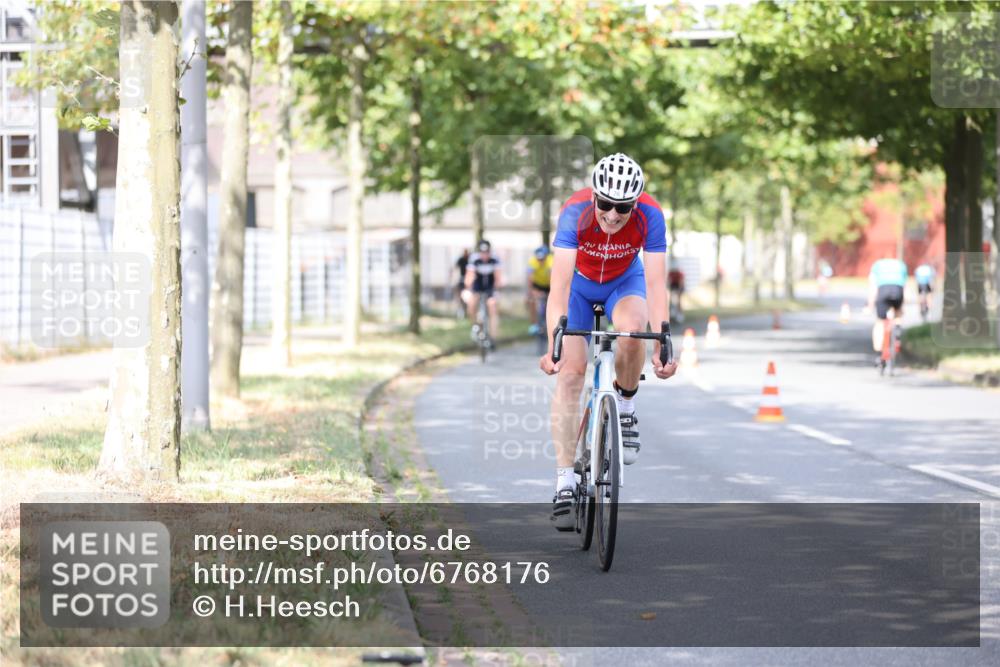 11.08.2024 - GEWOBA Citytriathlon Bremen H.Heesch http://msf.ph/oto/6768176 11.08.2024 10:40:28 Radfahren 9, 26, 27, 38, 42, 64, 66, 71 meine-sportfotos.de