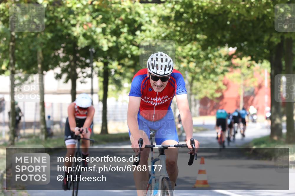 11.08.2024 - GEWOBA Citytriathlon Bremen H.Heesch http://msf.ph/oto/6768177 11.08.2024 10:22:42 Radfahren 26, 47, 48, 55, 94, 102 meine-sportfotos.de