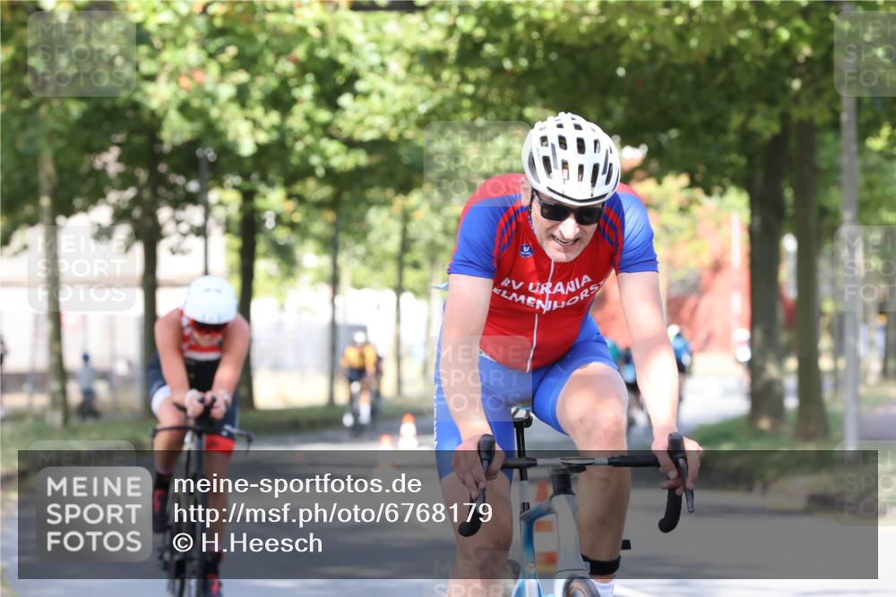 11.08.2024 - GEWOBA Citytriathlon Bremen H.Heesch http://msf.ph/oto/6768179 11.08.2024 10:22:43 Radfahren 26, 47, 48, 55, 94, 102 meine-sportfotos.de