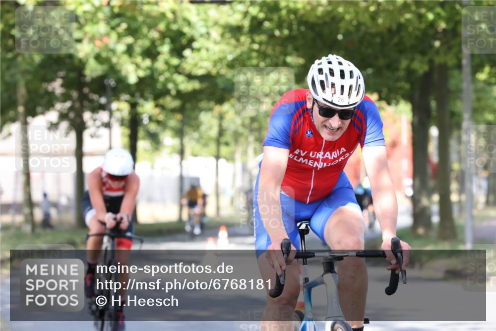 11.08.2024 - GEWOBA Citytriathlon Bremen H.Heesch http://msf.ph/oto/6768181 11.08.2024 10:22:43 Radfahren 26, 47, 48, 55, 94, 102 meine-sportfotos.de