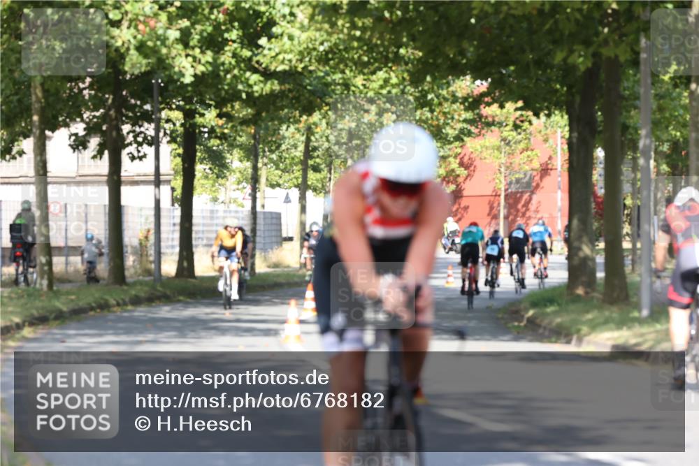 11.08.2024 - GEWOBA Citytriathlon Bremen H.Heesch http://msf.ph/oto/6768182 11.08.2024 10:22:43 Radfahren 26, 47, 48, 55, 94, 102 meine-sportfotos.de