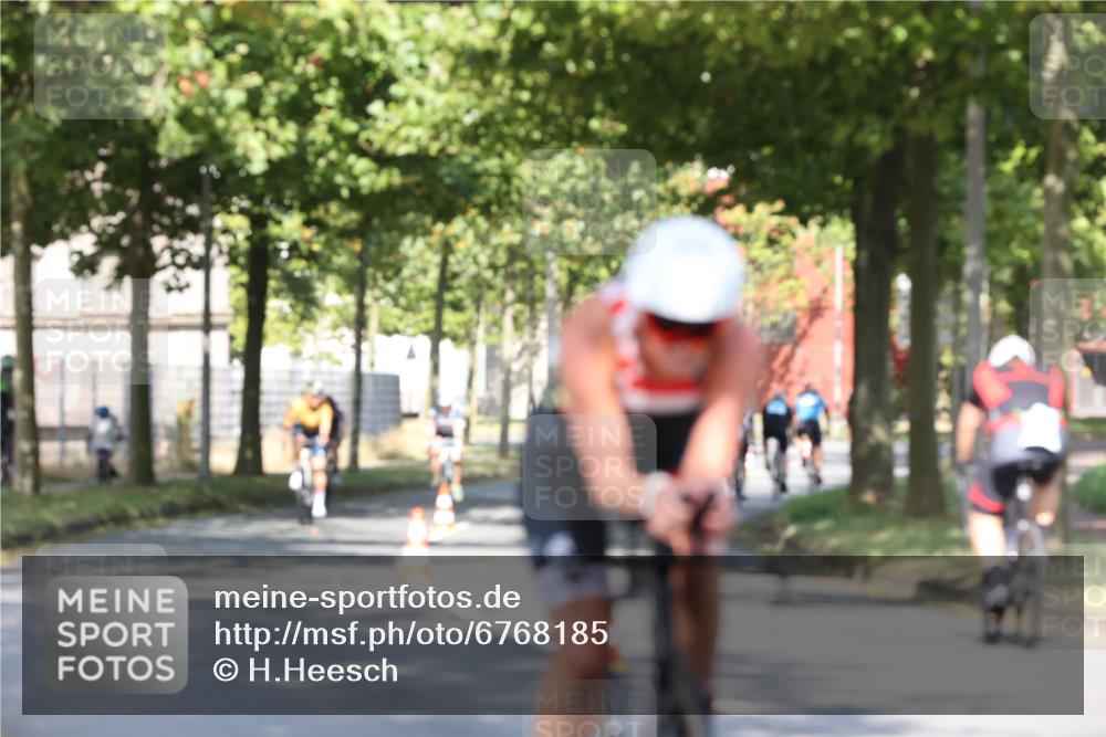 11.08.2024 - GEWOBA Citytriathlon Bremen H.Heesch http://msf.ph/oto/6768185 11.08.2024 10:22:44 Radfahren 26, 47, 48, 55, 94, 102 meine-sportfotos.de