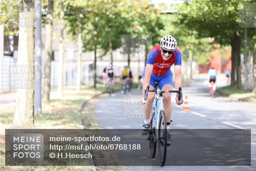 11.08.2024 - GEWOBA Citytriathlon Bremen H.Heesch http://msf.ph/oto/6768188 11.08.2024 10:40:29 Radfahren 9, 26, 27, 38, 42, 64, 66, 71 meine-sportfotos.de
