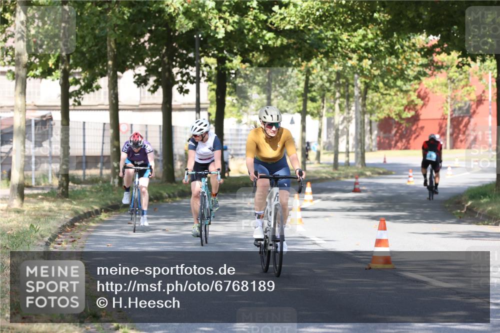 11.08.2024 - GEWOBA Citytriathlon Bremen H.Heesch http://msf.ph/oto/6768189 11.08.2024 10:22:48 Radfahren 26, 47, 48, 94, 102 meine-sportfotos.de