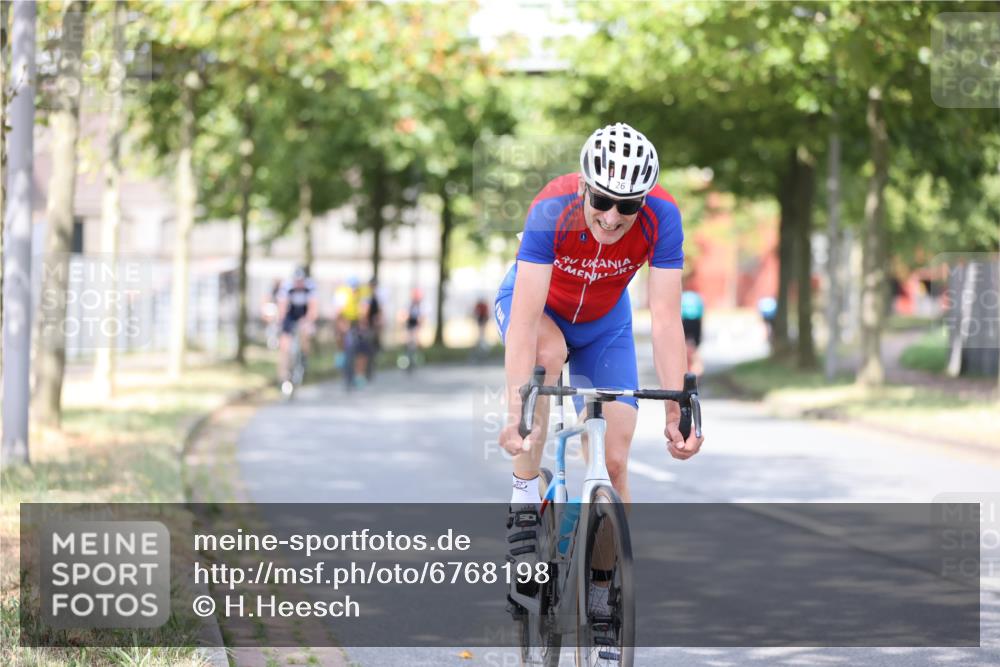 11.08.2024 - GEWOBA Citytriathlon Bremen H.Heesch http://msf.ph/oto/6768198 11.08.2024 10:40:29 Radfahren 9, 26, 27, 38, 42, 64, 66, 71 meine-sportfotos.de
