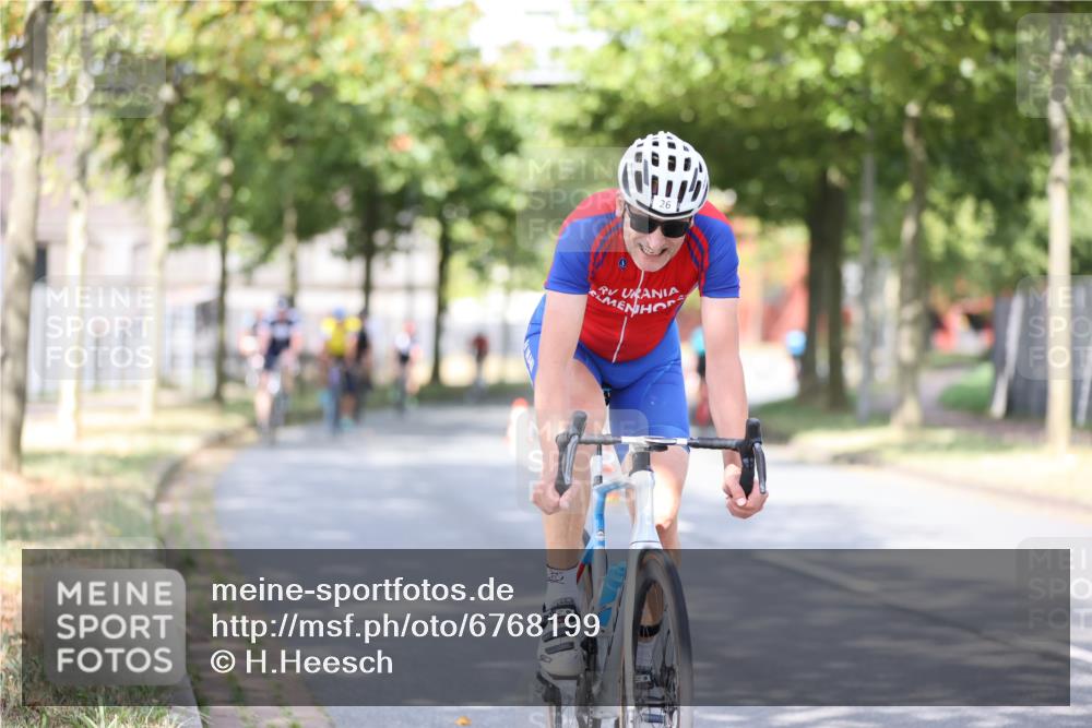 11.08.2024 - GEWOBA Citytriathlon Bremen H.Heesch http://msf.ph/oto/6768199 11.08.2024 10:40:29 Radfahren 9, 26, 27, 38, 42, 64, 66, 71 meine-sportfotos.de