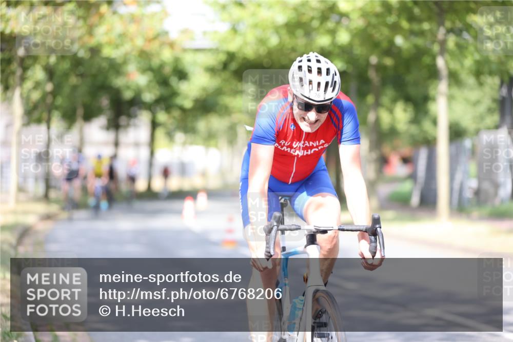11.08.2024 - GEWOBA Citytriathlon Bremen H.Heesch http://msf.ph/oto/6768206 11.08.2024 10:40:29 Radfahren 9, 26, 27, 38, 42, 64, 66, 71 meine-sportfotos.de