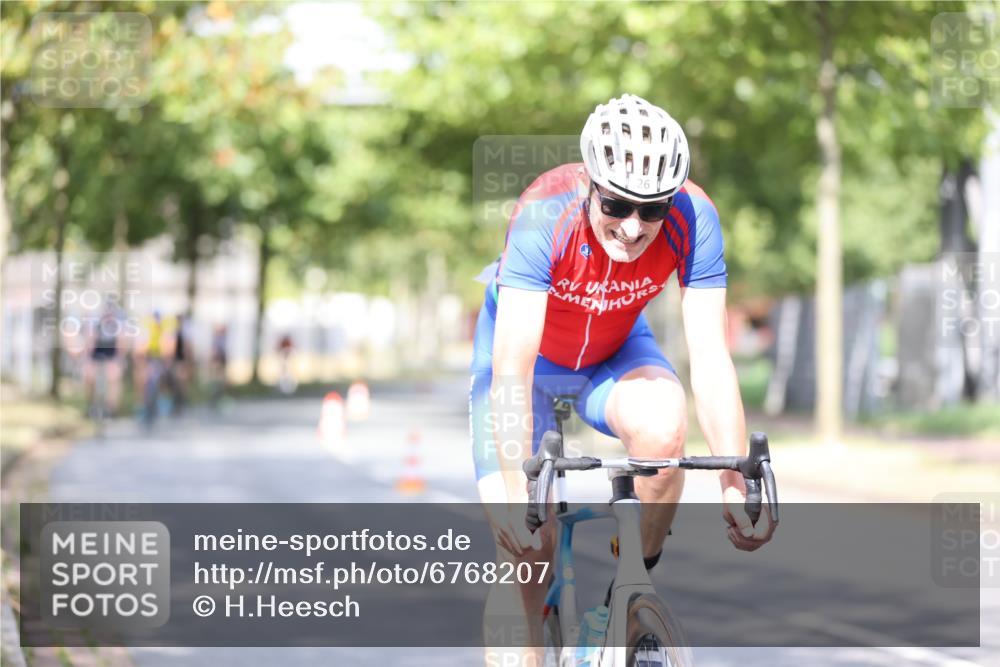 11.08.2024 - GEWOBA Citytriathlon Bremen H.Heesch http://msf.ph/oto/6768207 11.08.2024 10:40:29 Radfahren 9, 26, 27, 38, 42, 64, 66, 71 meine-sportfotos.de