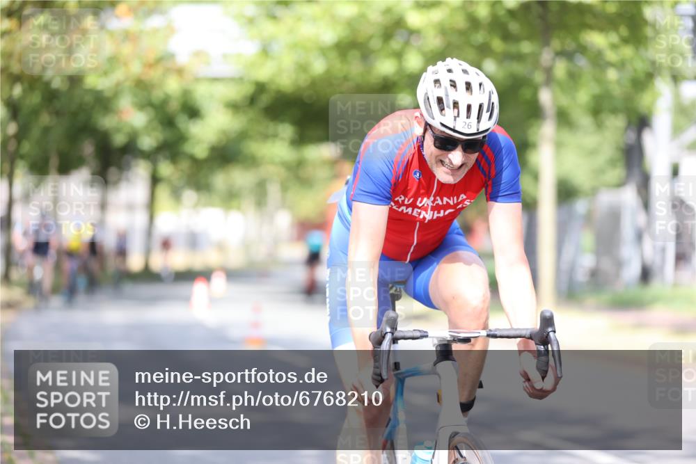 11.08.2024 - GEWOBA Citytriathlon Bremen H.Heesch http://msf.ph/oto/6768210 11.08.2024 10:40:29 Radfahren 9, 26, 27, 38, 42, 64, 66, 71 meine-sportfotos.de