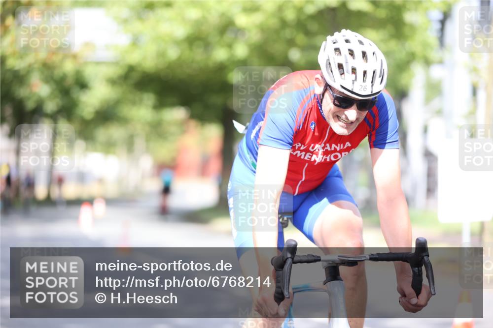 11.08.2024 - GEWOBA Citytriathlon Bremen H.Heesch http://msf.ph/oto/6768214 11.08.2024 10:40:29 Radfahren 9, 26, 27, 38, 42, 64, 66, 71 meine-sportfotos.de