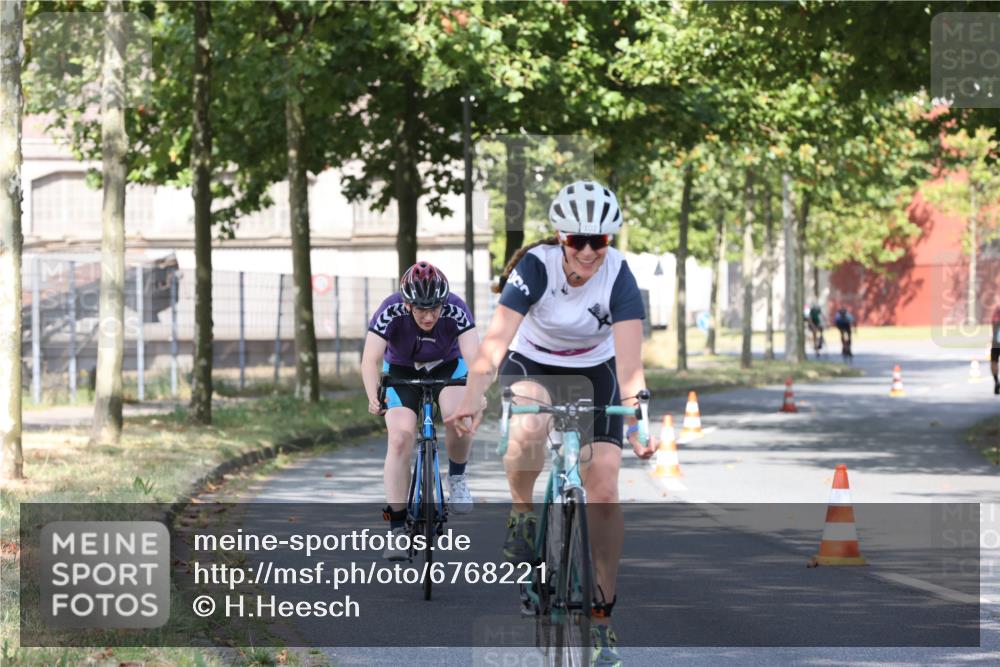 11.08.2024 - GEWOBA Citytriathlon Bremen H.Heesch http://msf.ph/oto/6768221 11.08.2024 10:22:50 Radfahren 26, 47, 48, 94, 102 meine-sportfotos.de
