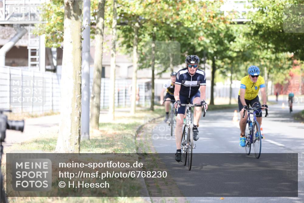 11.08.2024 - GEWOBA Citytriathlon Bremen H.Heesch http://msf.ph/oto/6768230 11.08.2024 10:40:32 Radfahren 9, 26, 27, 38, 42, 64, 66, 71 meine-sportfotos.de