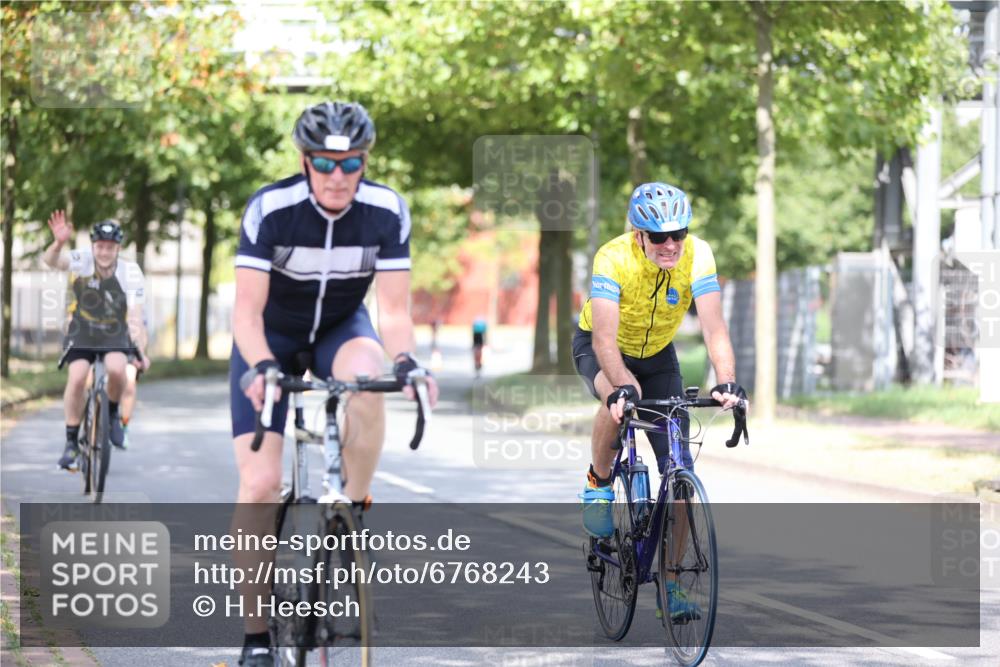 11.08.2024 - GEWOBA Citytriathlon Bremen H.Heesch http://msf.ph/oto/6768243 11.08.2024 10:40:33 Radfahren 9, 26, 27, 38, 42, 55, 64, 66, 71 meine-sportfotos.de