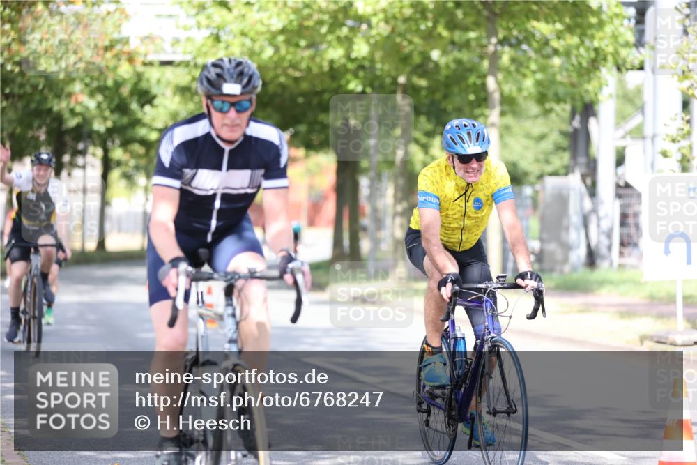 11.08.2024 - GEWOBA Citytriathlon Bremen H.Heesch http://msf.ph/oto/6768247 11.08.2024 10:40:33 Radfahren 9, 26, 27, 38, 42, 55, 64, 66, 71 meine-sportfotos.de