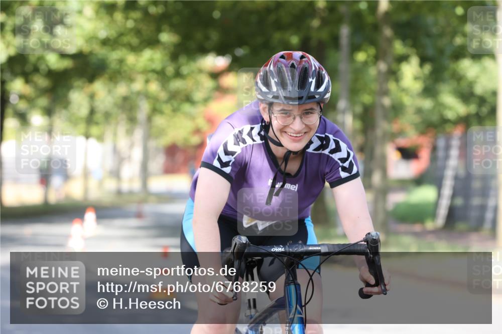 11.08.2024 - GEWOBA Citytriathlon Bremen H.Heesch http://msf.ph/oto/6768259 11.08.2024 10:22:51 Radfahren 26, 47, 48, 94, 102 meine-sportfotos.de