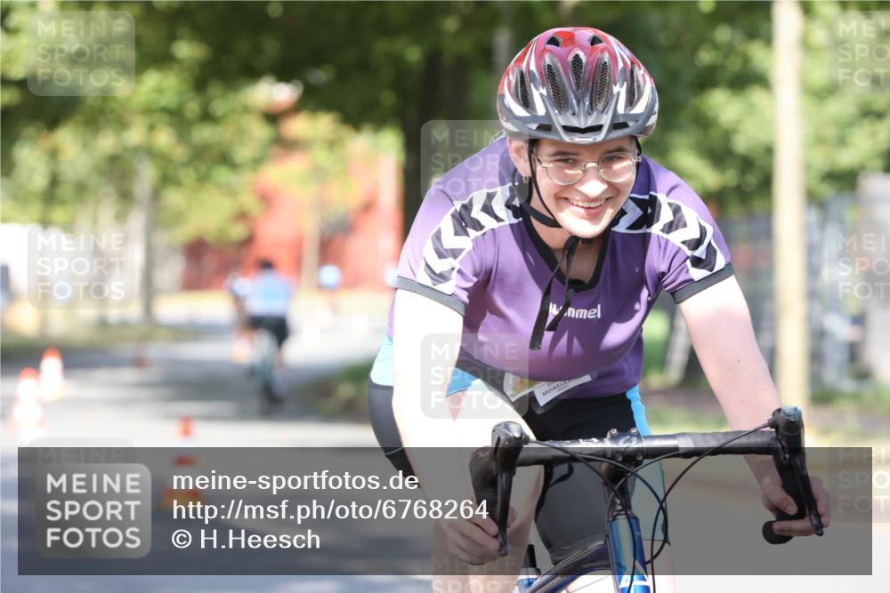 11.08.2024 - GEWOBA Citytriathlon Bremen H.Heesch http://msf.ph/oto/6768264 11.08.2024 10:22:52 Radfahren 5, 26, 47, 48, 91, 94, 102 meine-sportfotos.de