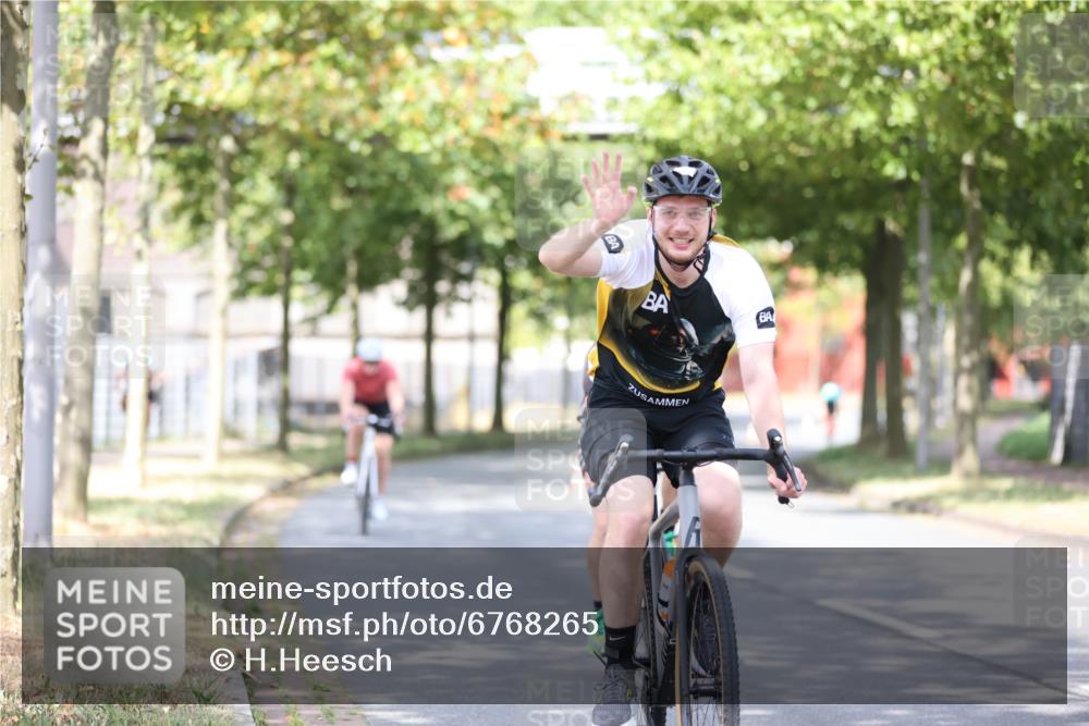 11.08.2024 - GEWOBA Citytriathlon Bremen H.Heesch http://msf.ph/oto/6768265 11.08.2024 10:40:34 Radfahren 9, 26, 27, 38, 42, 55, 64, 66, 71 meine-sportfotos.de