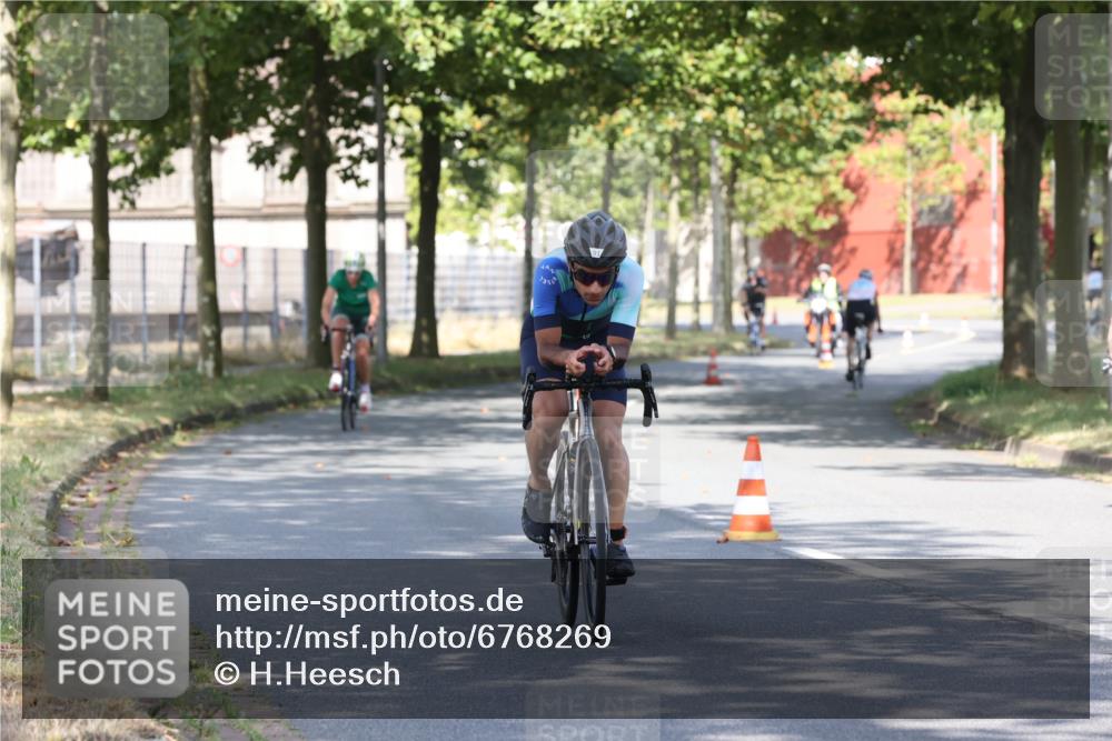11.08.2024 - GEWOBA Citytriathlon Bremen H.Heesch http://msf.ph/oto/6768269 11.08.2024 10:23:02 Radfahren 5, 47, 48, 91, 102 meine-sportfotos.de