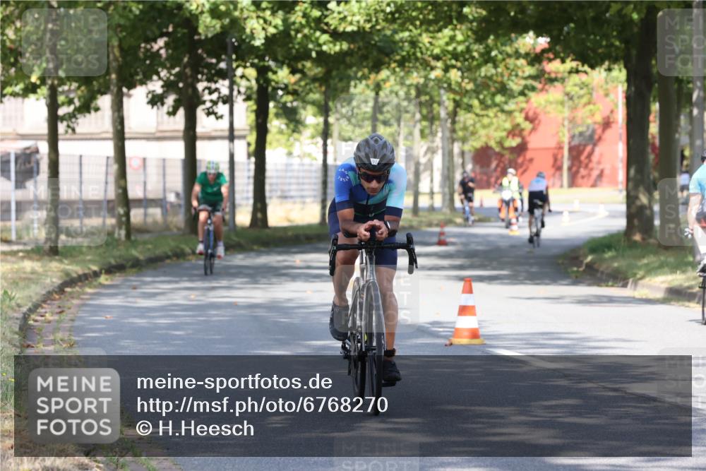 11.08.2024 - GEWOBA Citytriathlon Bremen H.Heesch http://msf.ph/oto/6768270 11.08.2024 10:23:02 Radfahren 5, 47, 48, 91, 102 meine-sportfotos.de